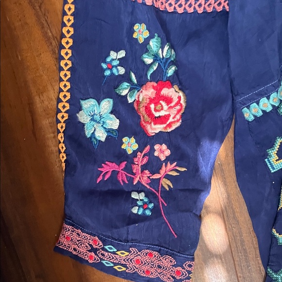 New Johnny Was Navy Floral Embroidered Button Front Blouse size XL - Picture 8 of 12